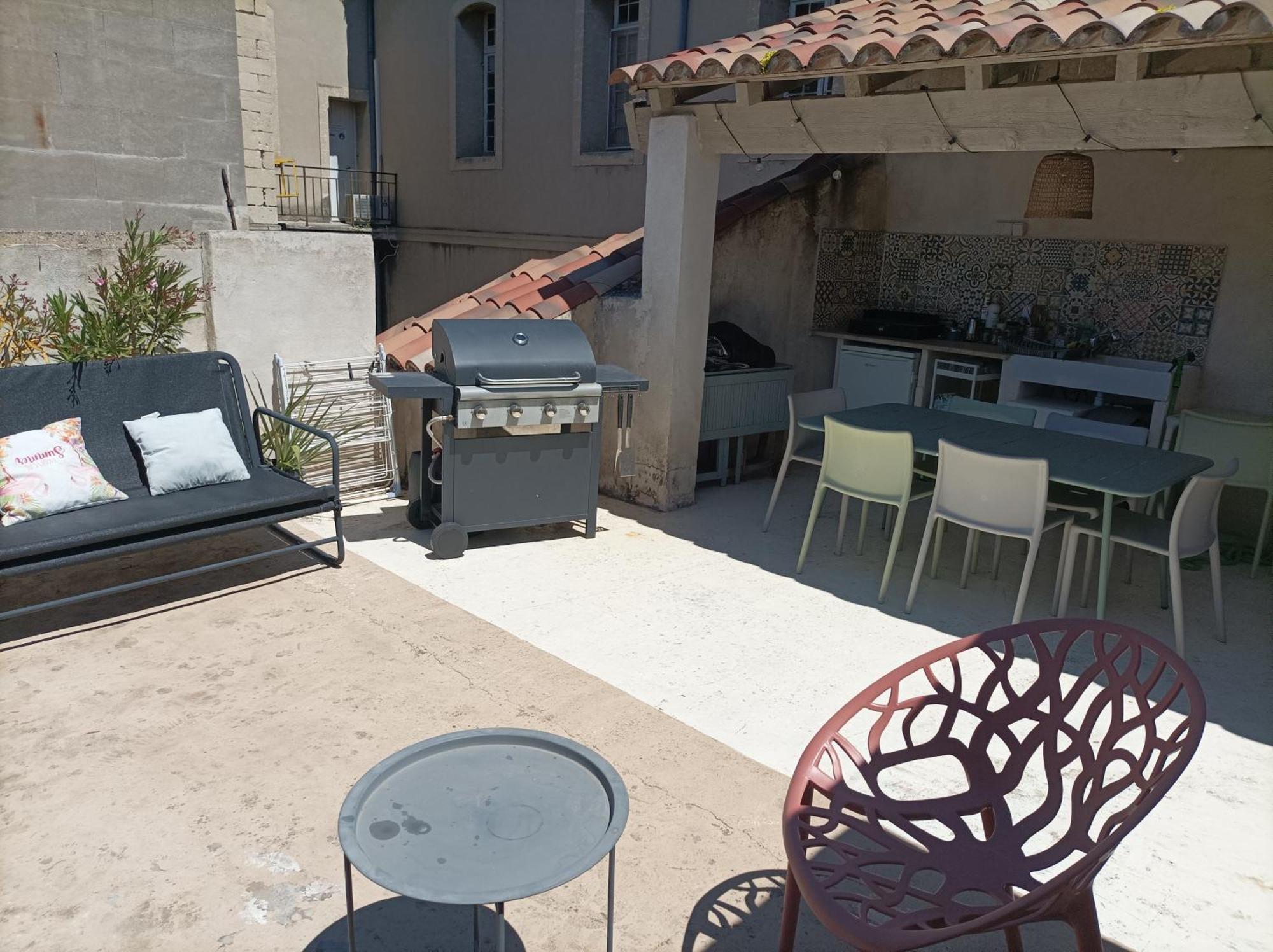 Maison Intra Muros, Terrasses Avec Vue Jaccuzzi Et Garage Авиньон Номер фото
